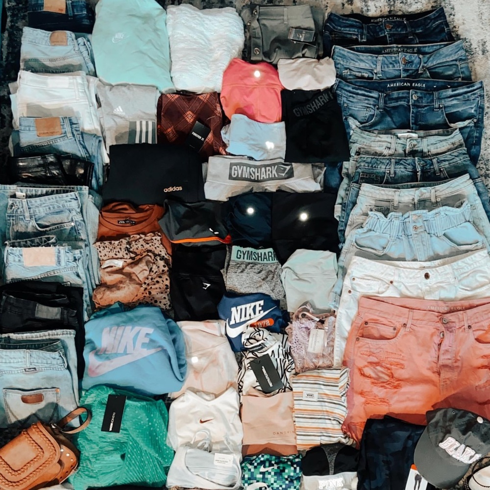 MEGA BUNDLE WOMENS BUNDLE LOT! 5 lb Mystery Box NWT/ Nwot/Preowned! - Picture 3 of 14